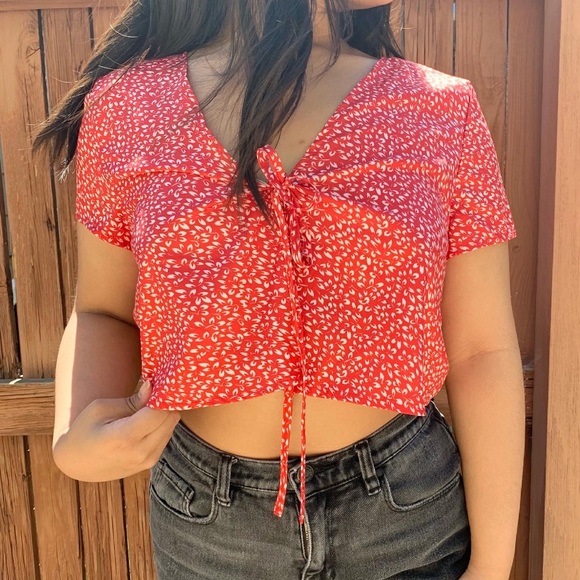 Shein Tie Top - Picture 4 of 4